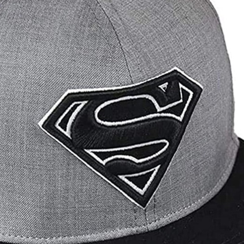 Schwarz-graue SUPERMAN Snapback Cap mit 3D Logo ▷ DC COMICS