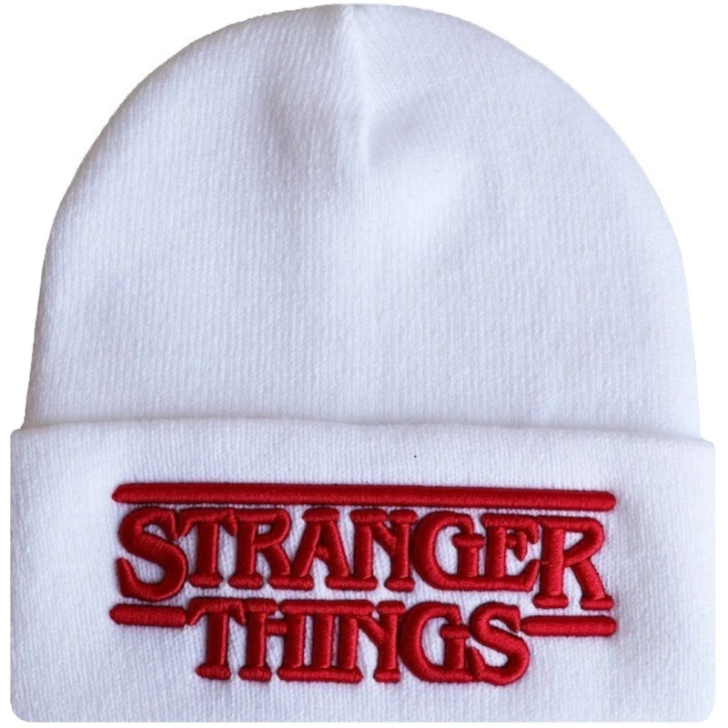 "STRANGER THINGS Weiße WIP Mütze mit 3D Logo ➤ Jetzt STRANGER THINGS™ Beanie Mützen USA EDITION bestellen"